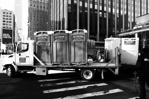 Porta potty delivery and setup in Linden, MI